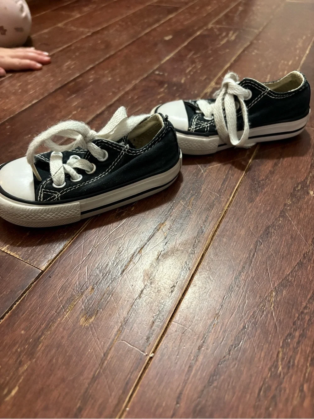 Converse classic low